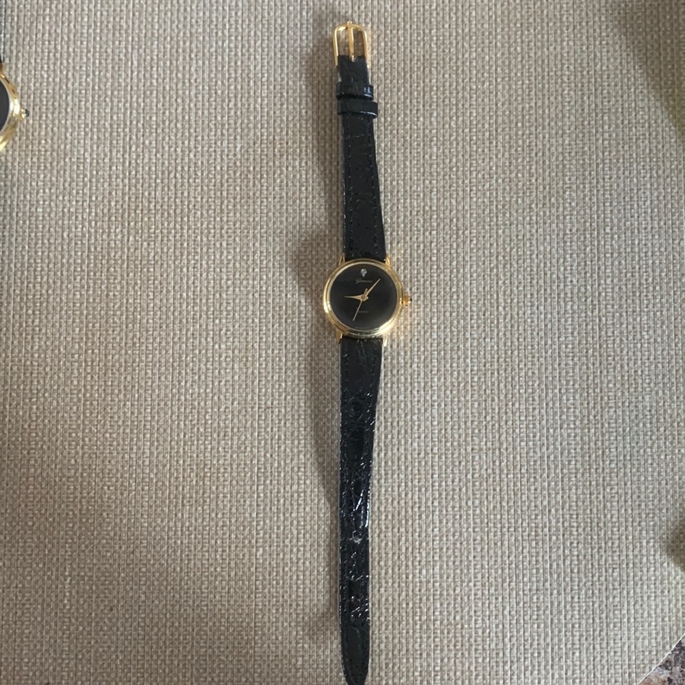 Vintage Geneva watch black leather strap 1” face